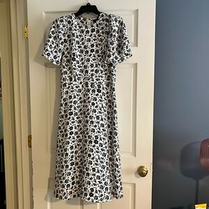 Brand new beautiful floral dress from Ann Taylor. Size 8